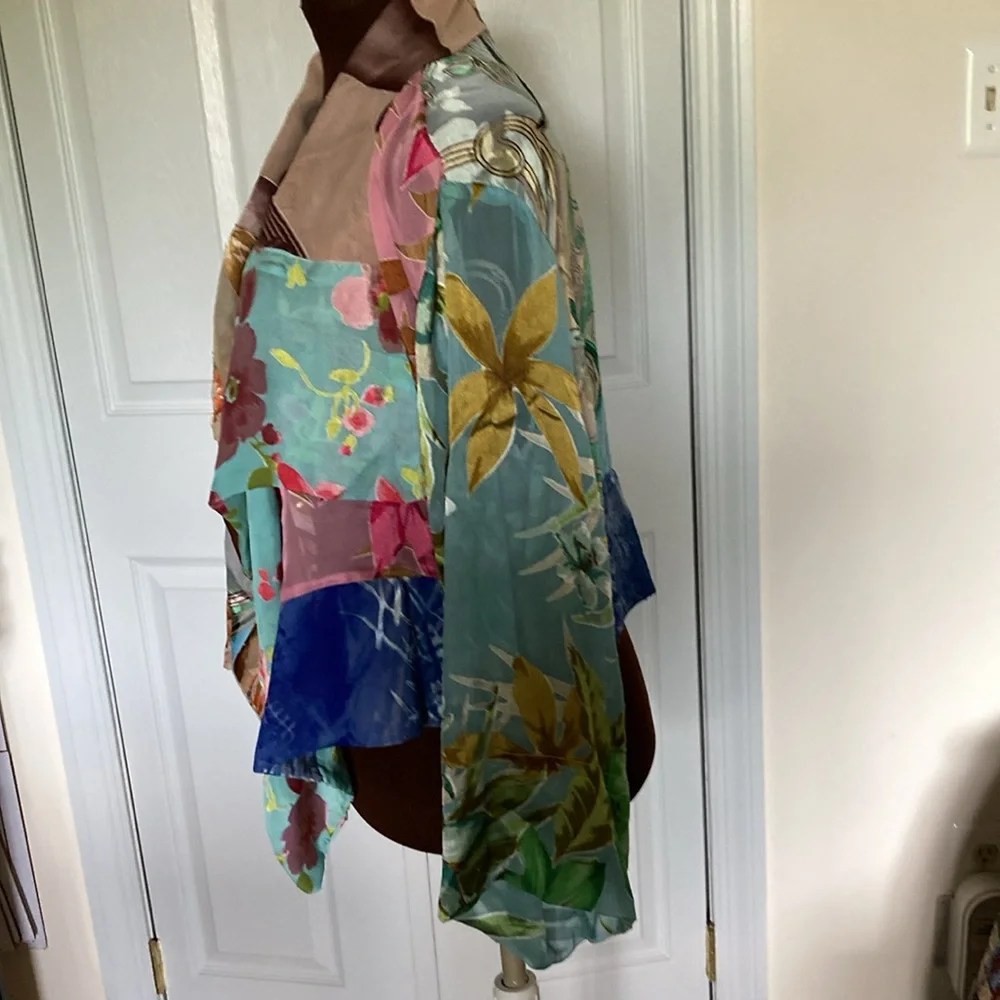 NWOT: Rare find: Champagne Collection by All that Glitter kimono jacket - Picture 8 of 13